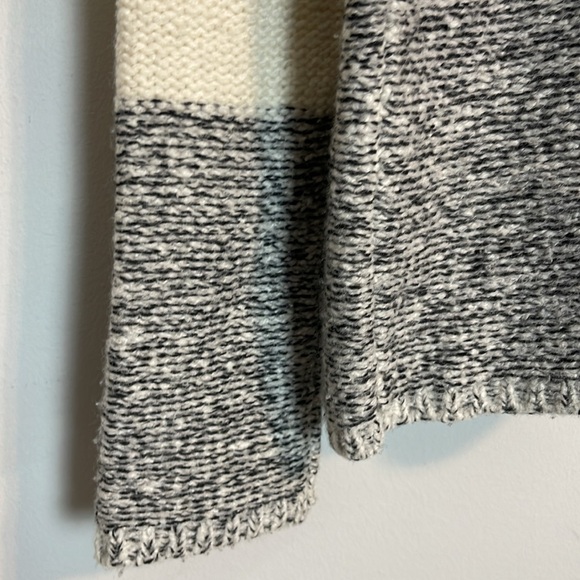 Vince crew neck cream and black sweater size small - Picture 4 of 5